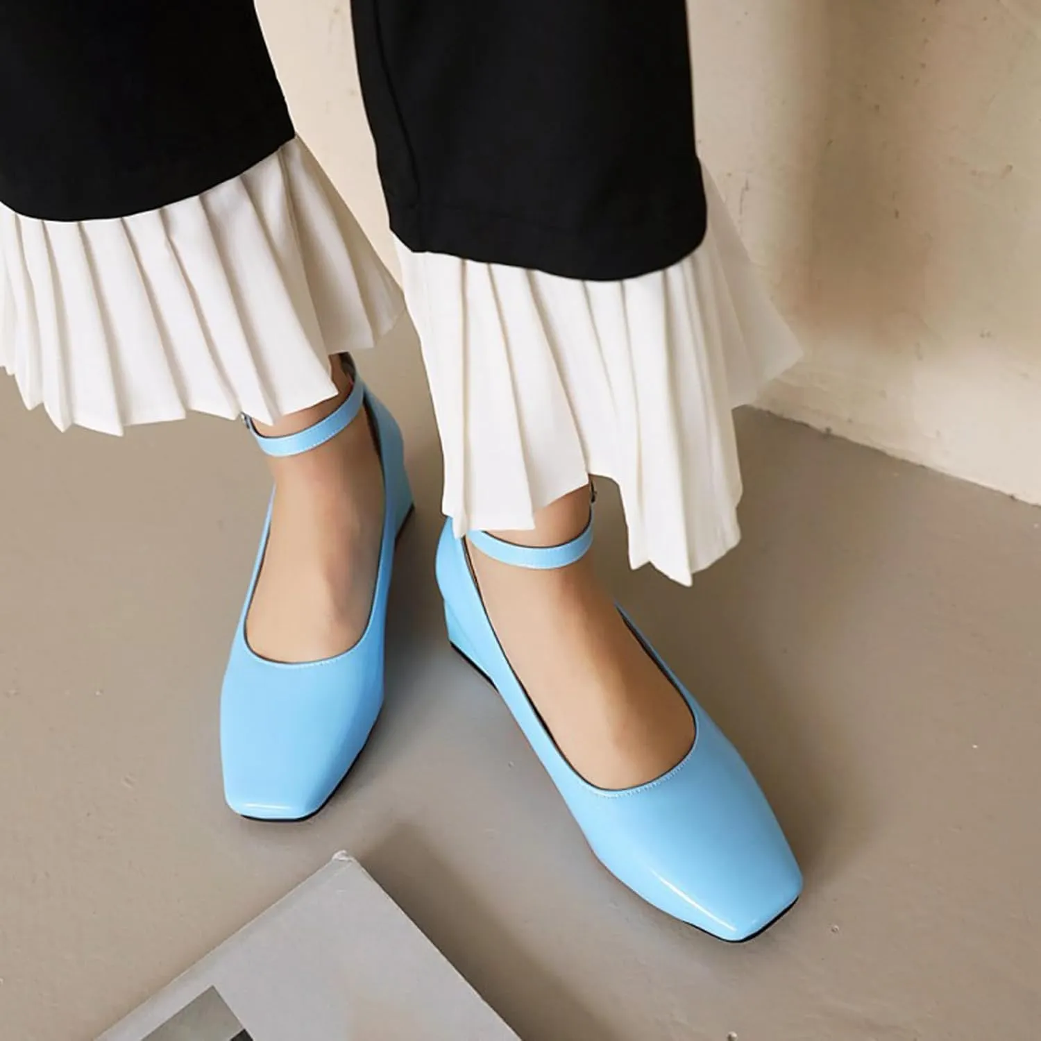 Aceptolcom Women's Mary Jane Pumps Dress Shoes,Patent Leather Closed Toe Ankle Buckle Low Chunky Heel Pumps Block Heel Shoes Ballet Heels