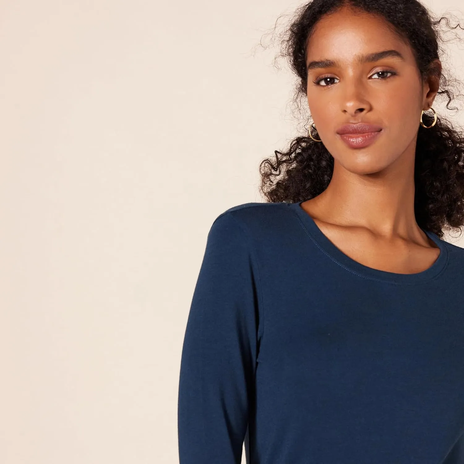 Amazon Essentials Women's Regular-Fit Long-Sleeve Crewneck T-Shirt (Available in Plus Size)