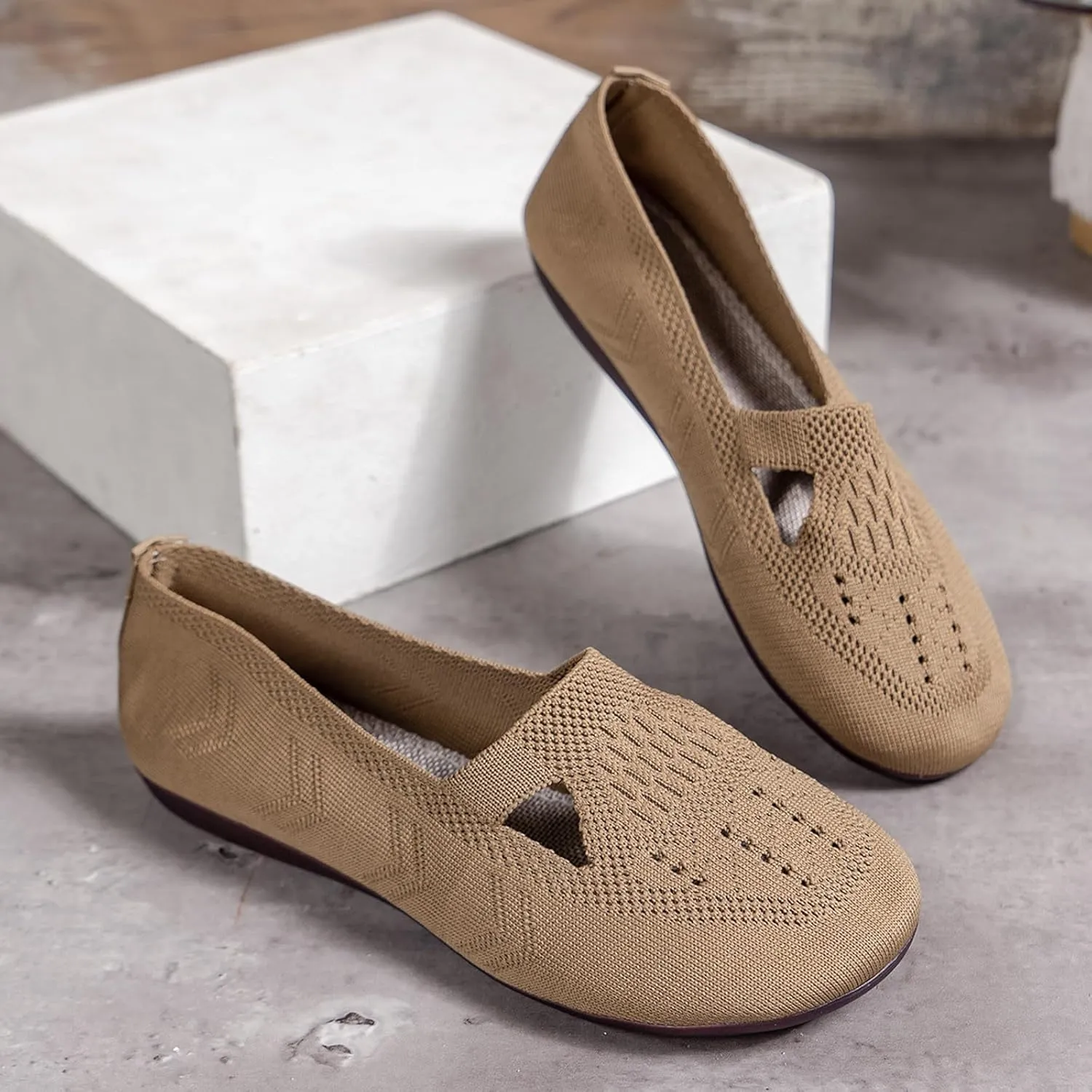 Ladies Breathable Hollow Out Mesh Flat Out Lightweight Large Size Casual Shoes Business Casual Work Shoes for