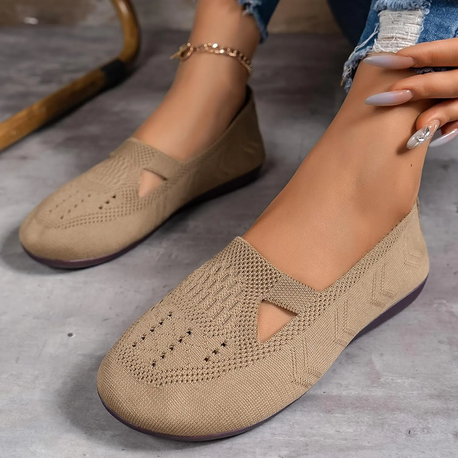 Ladies Breathable Hollow Out Mesh Flat Out Lightweight Large Size Casual Shoes Business Casual Work Shoes for